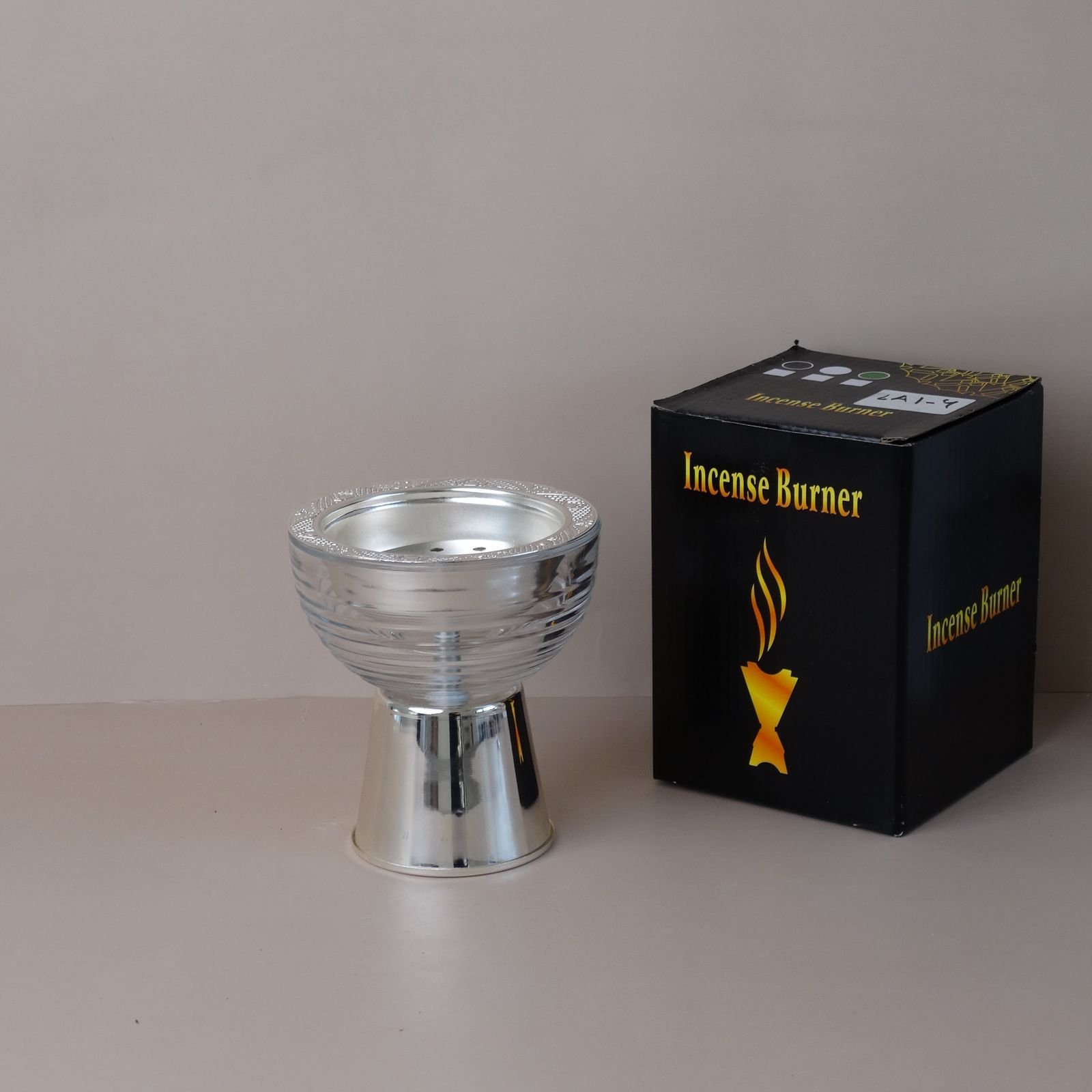 مبخرة فحم زجاج شفاف بقاعدة فضية