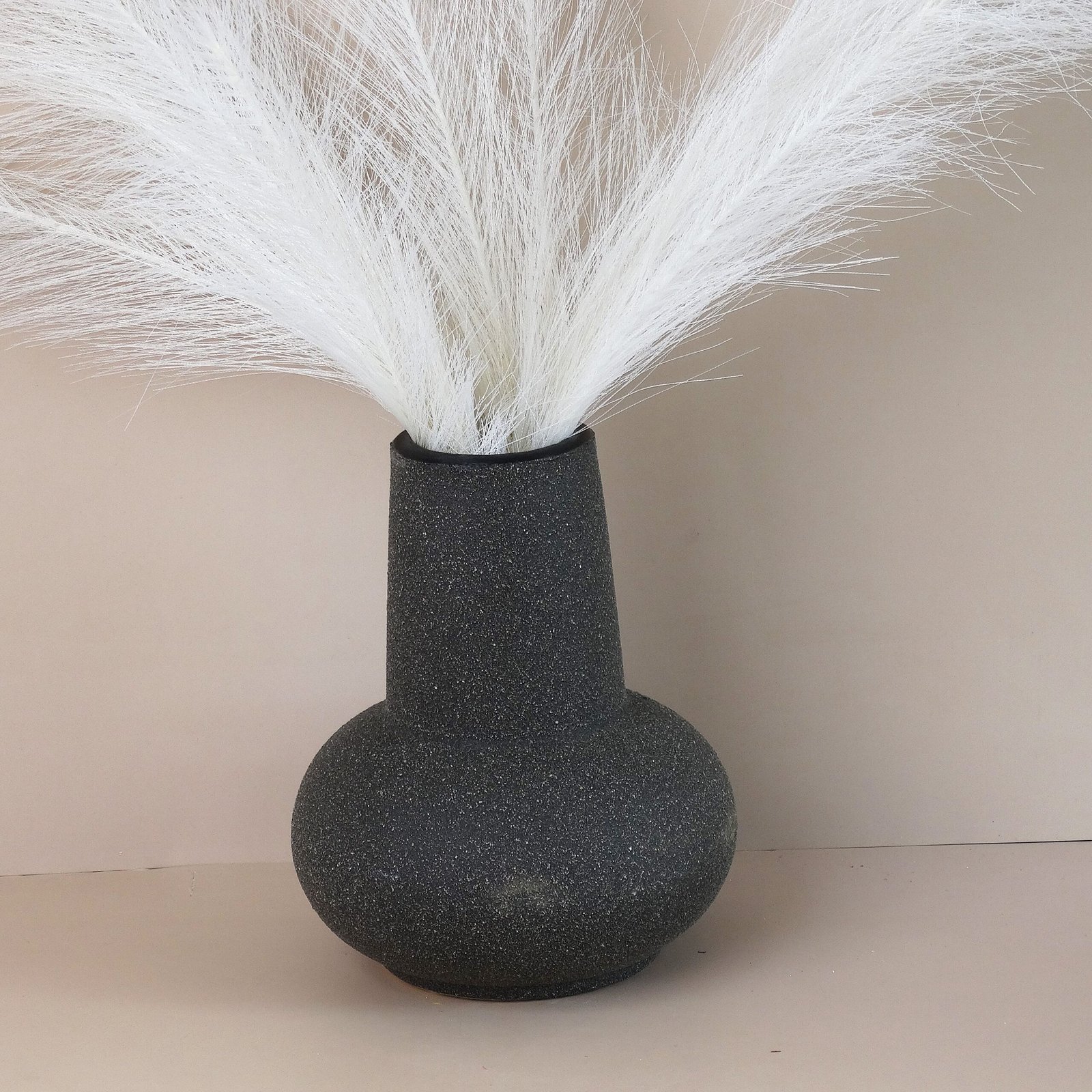 فازة زهور بوهيمية بتصميم رقبة طويلة من البورسلان الحجري – ألوان متعددة