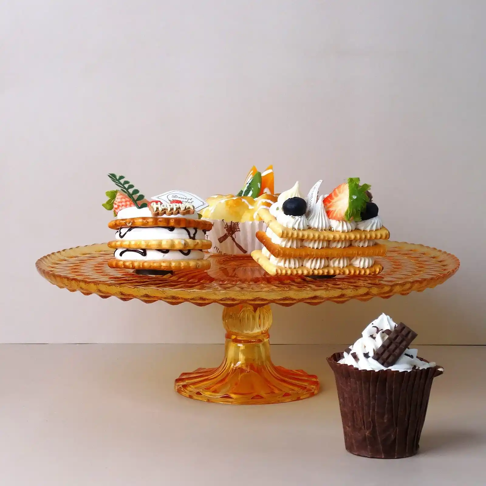 ستاند تقديم كيك زجاجي بقاعدة – قطر ٣٠ سم