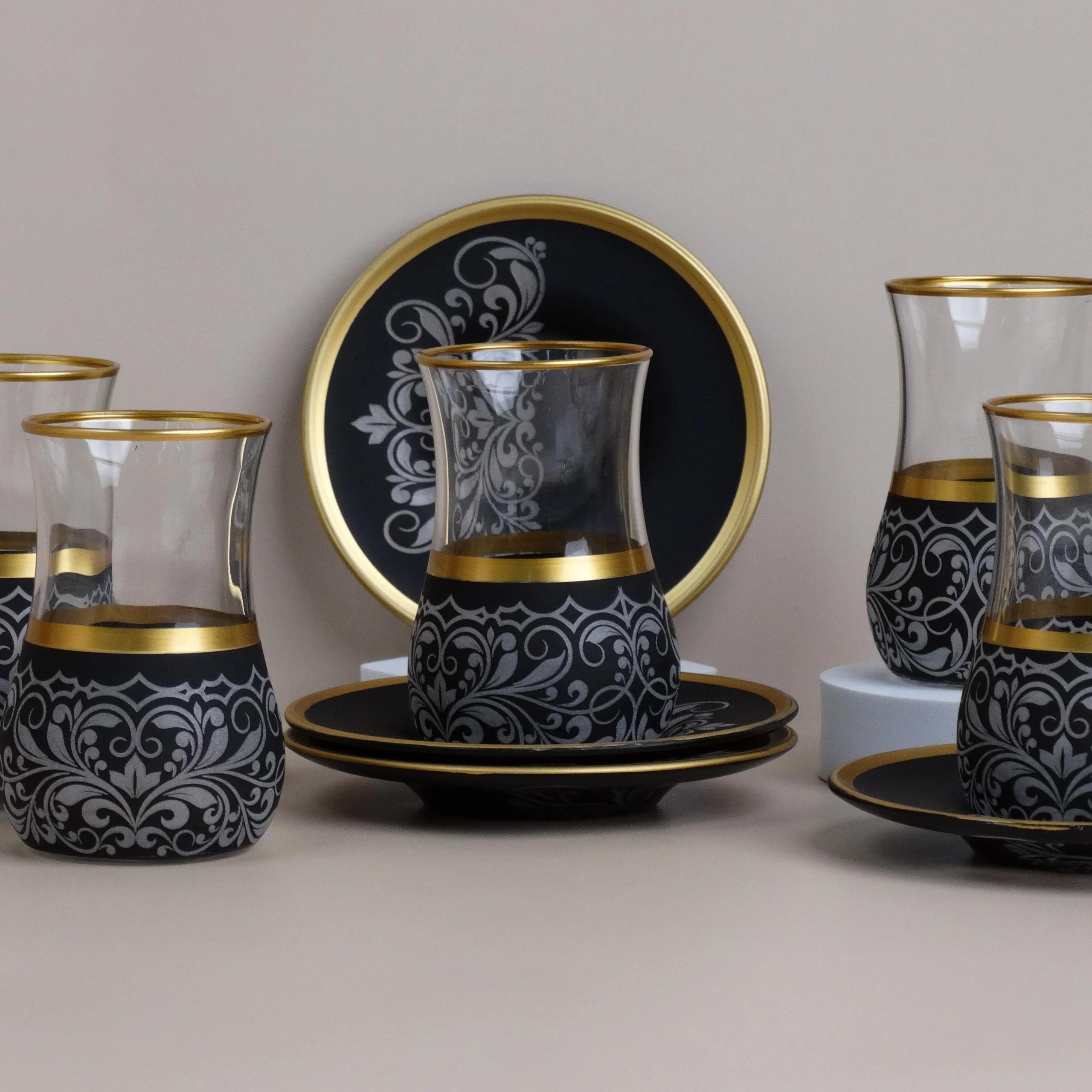 طقم شاي مجموعة أصلي 12 قطعة كريستال أسود بحواف ذهبية (2)