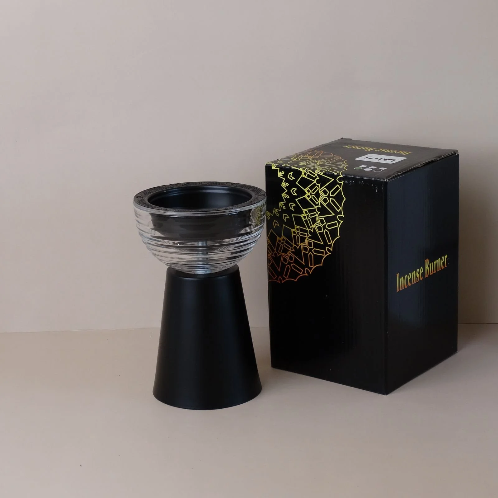 مبخرة فحم زجاج شفاف بقاعدة سوداء